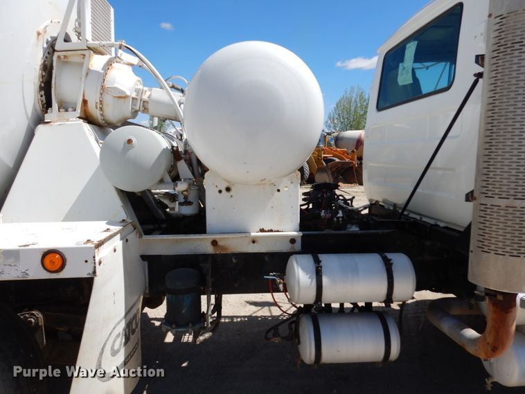 image for item GC9941 1999 Mack RD690S  ready mix truck