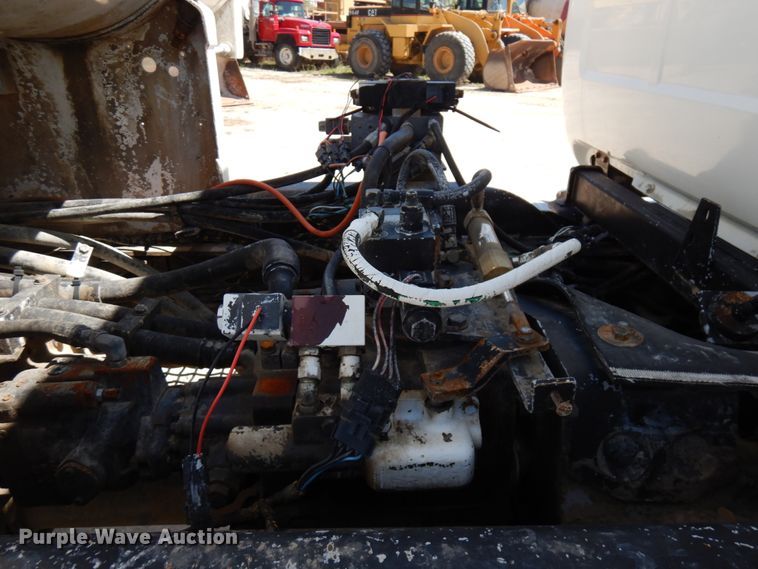 image for item GC9941 1999 Mack RD690S  ready mix truck