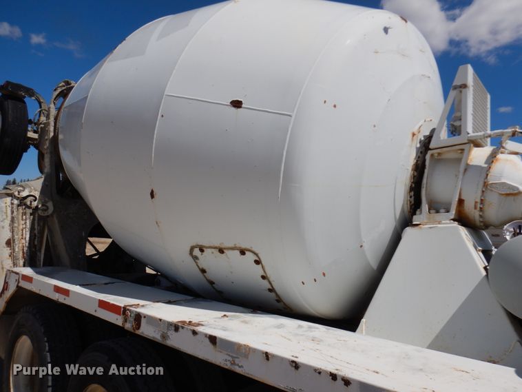 image for item GC9941 1999 Mack RD690S  ready mix truck