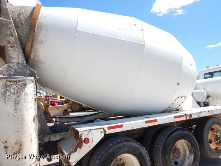 image for item GC9941 1999 Mack RD690S  ready mix truck