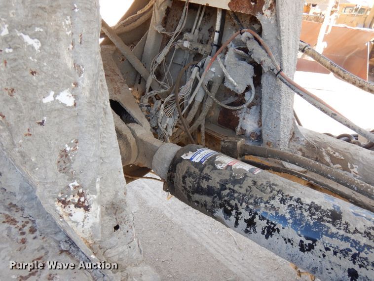 image for item GC9941 1999 Mack RD690S  ready mix truck