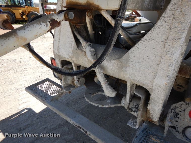 image for item GC9941 1999 Mack RD690S  ready mix truck