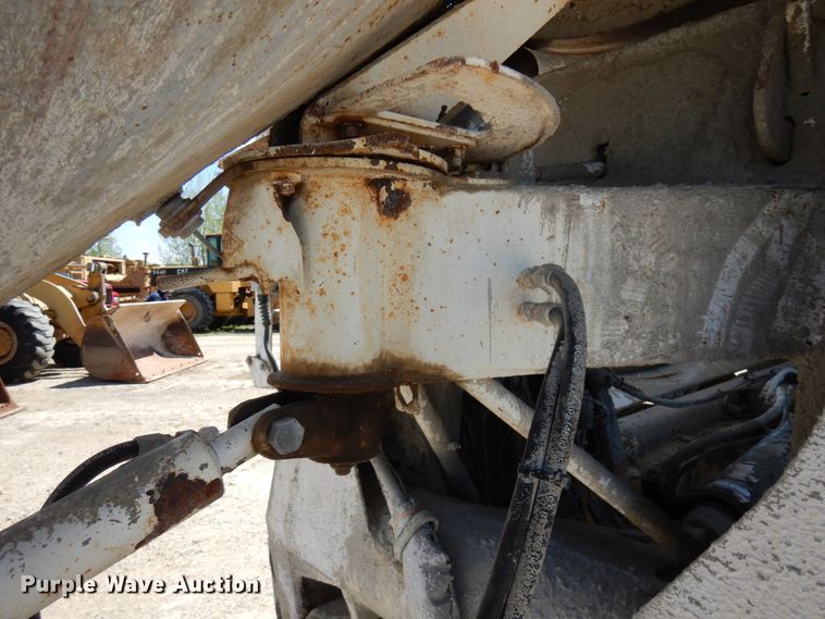 image for item GC9941 1999 Mack RD690S  ready mix truck