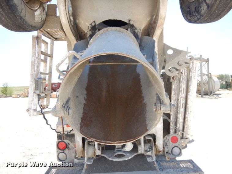 image for item GC9941 1999 Mack RD690S  ready mix truck