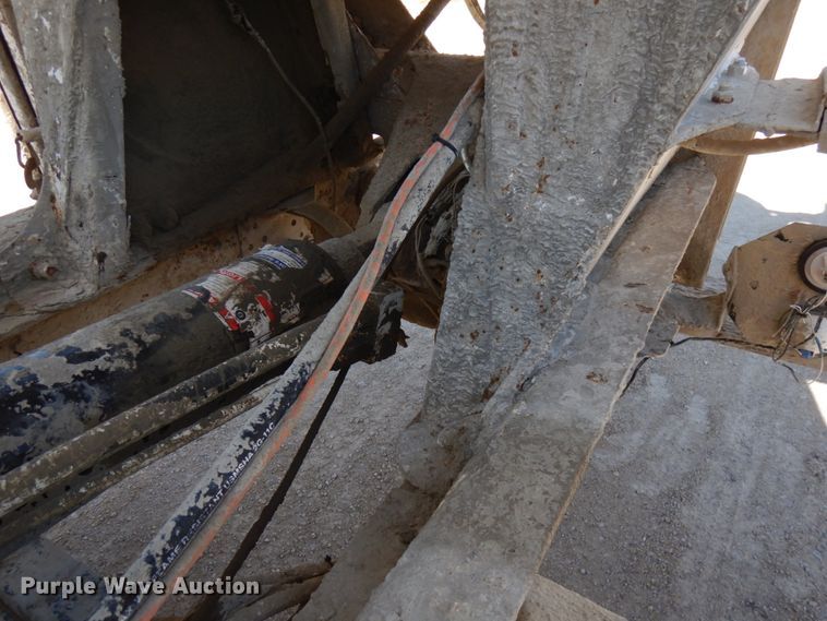 image for item GC9941 1999 Mack RD690S  ready mix truck