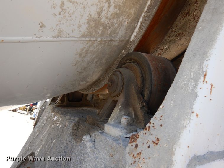 image for item GC9941 1999 Mack RD690S  ready mix truck