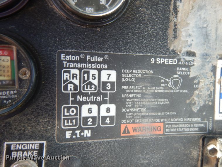 image for item GC9941 1999 Mack RD690S  ready mix truck