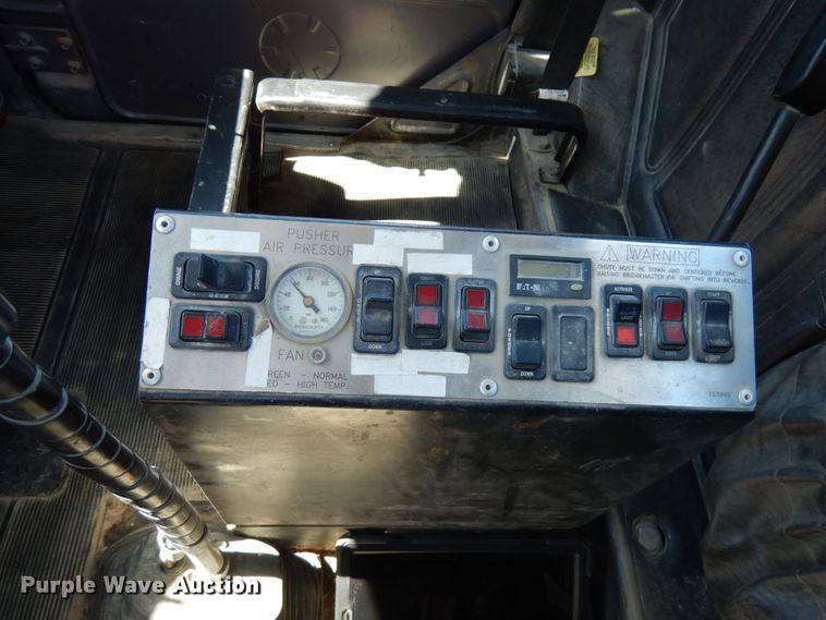 image for item GC9941 1999 Mack RD690S  ready mix truck