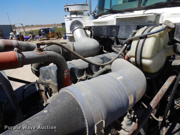 image for item GC9941 1999 Mack RD690S  ready mix truck