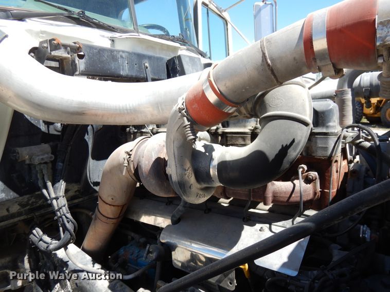 image for item GC9941 1999 Mack RD690S  ready mix truck