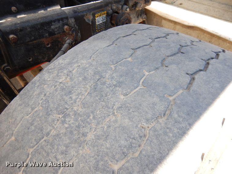 image for item GC9941 1999 Mack RD690S  ready mix truck