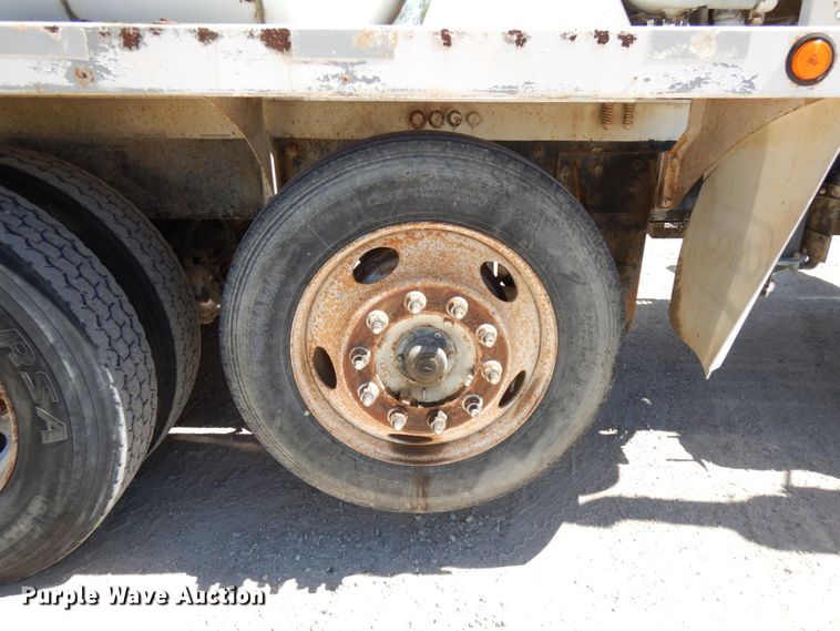 image for item GC9941 1999 Mack RD690S  ready mix truck