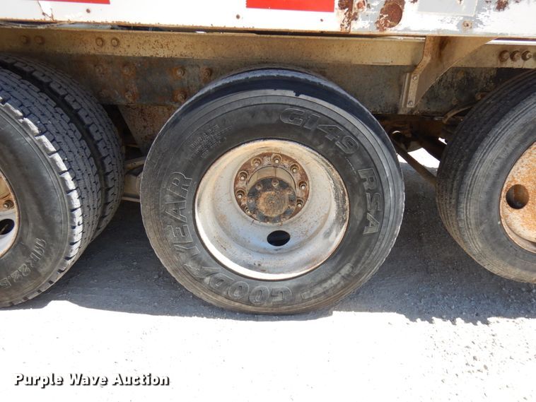 image for item GC9941 1999 Mack RD690S  ready mix truck