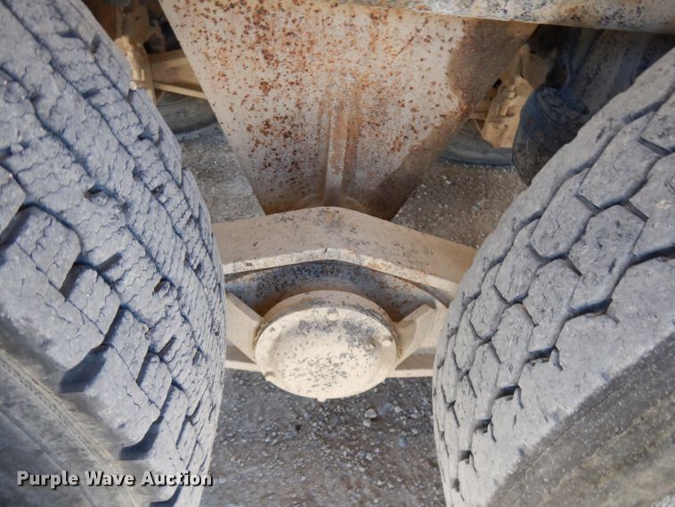 image for item GC9941 1999 Mack RD690S  ready mix truck