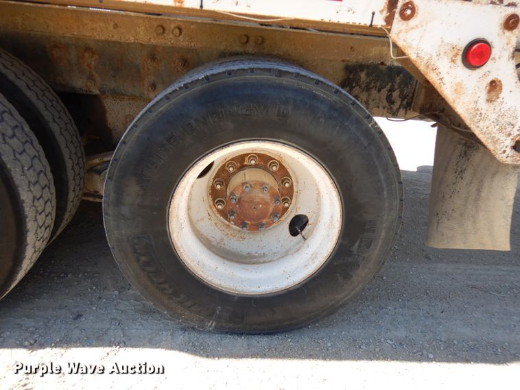 image for item GC9941 1999 Mack RD690S  ready mix truck