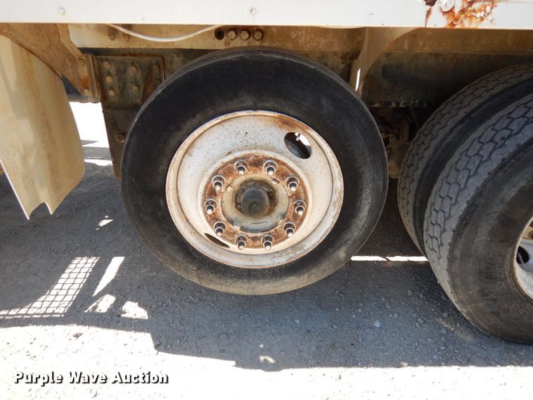 image for item GC9941 1999 Mack RD690S  ready mix truck