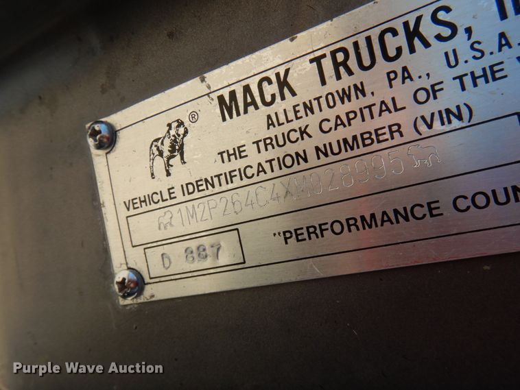 image for item GC9941 1999 Mack RD690S  ready mix truck