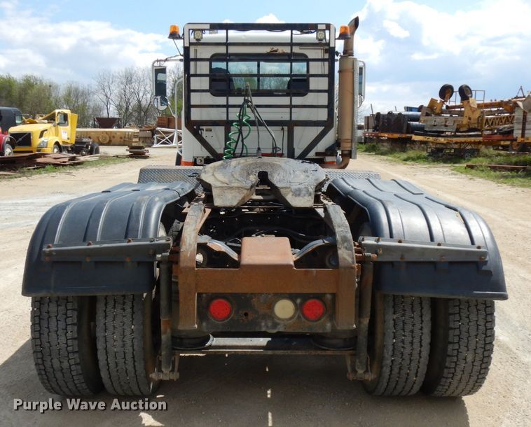 image for item GC9948 2003 Mack CV713  semi truck