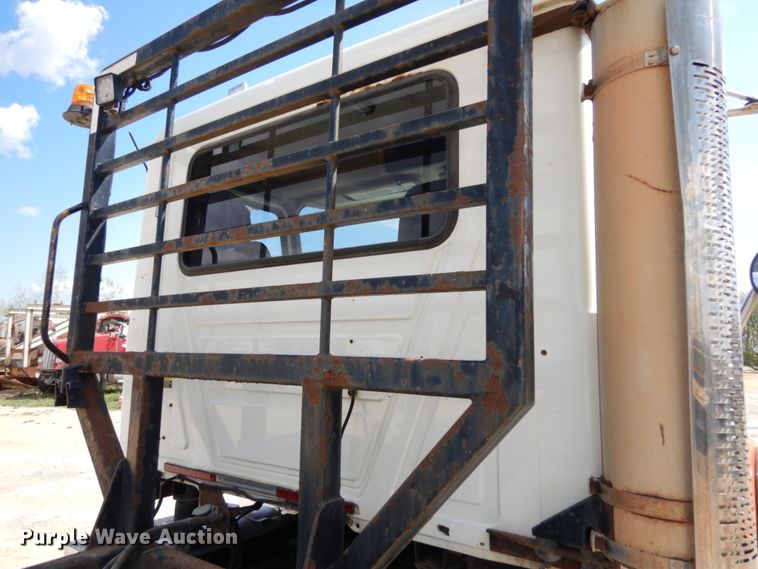 image for item GC9948 2003 Mack CV713  semi truck