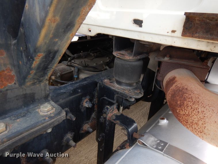 image for item GC9948 2003 Mack CV713  semi truck