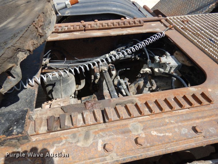 image for item GC9948 2003 Mack CV713  semi truck