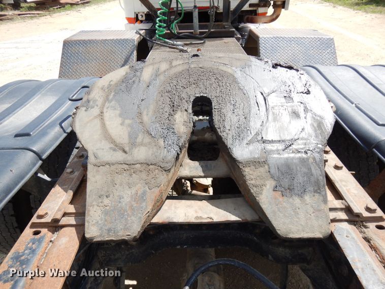 image for item GC9948 2003 Mack CV713  semi truck