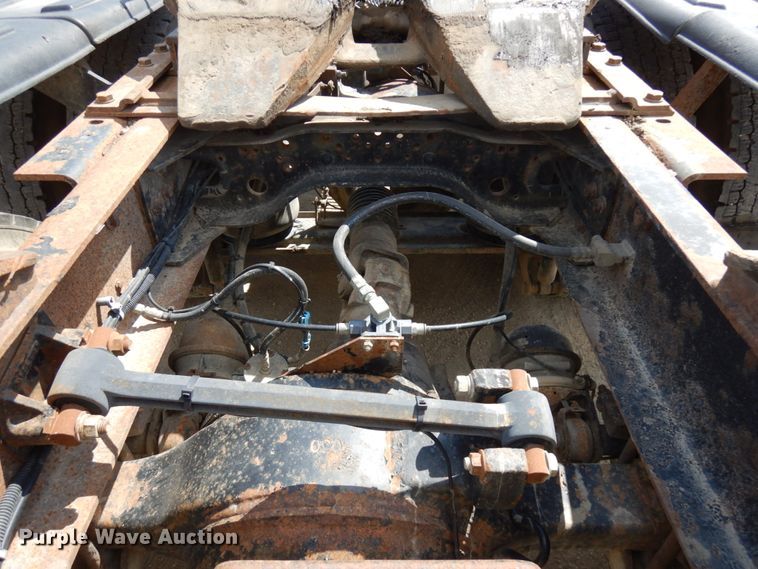 image for item GC9948 2003 Mack CV713  semi truck