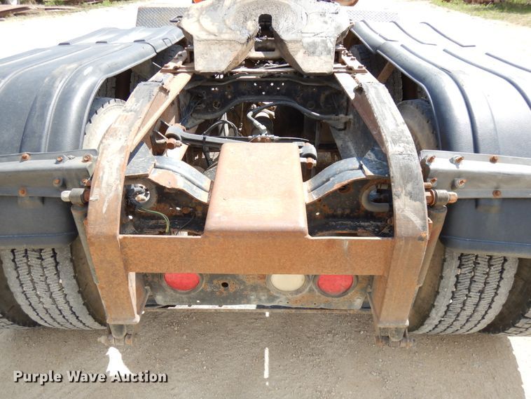 image for item GC9948 2003 Mack CV713  semi truck