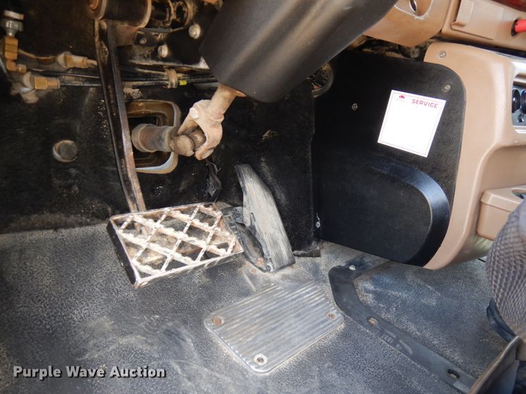 image for item GC9948 2003 Mack CV713  semi truck