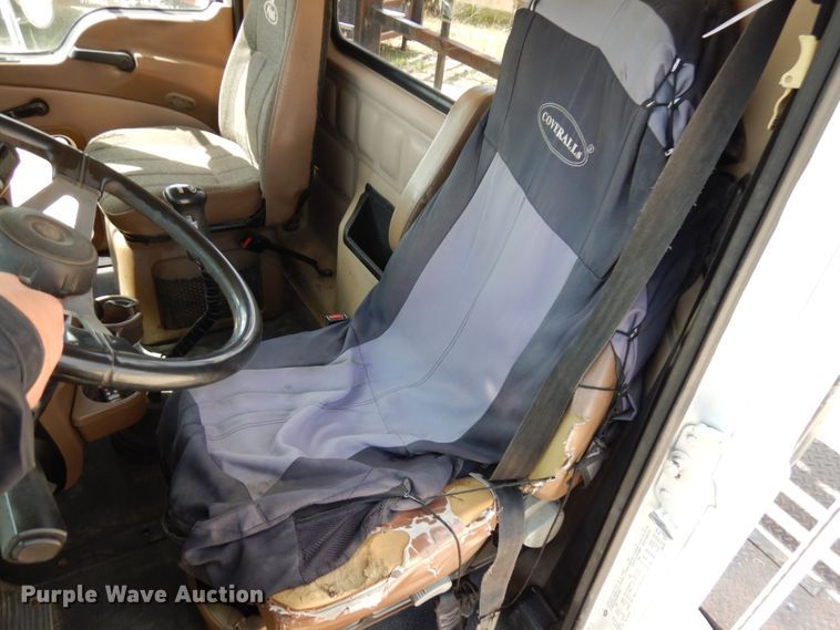 image for item GC9948 2003 Mack CV713  semi truck