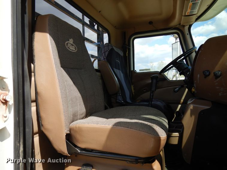 image for item GC9948 2003 Mack CV713  semi truck