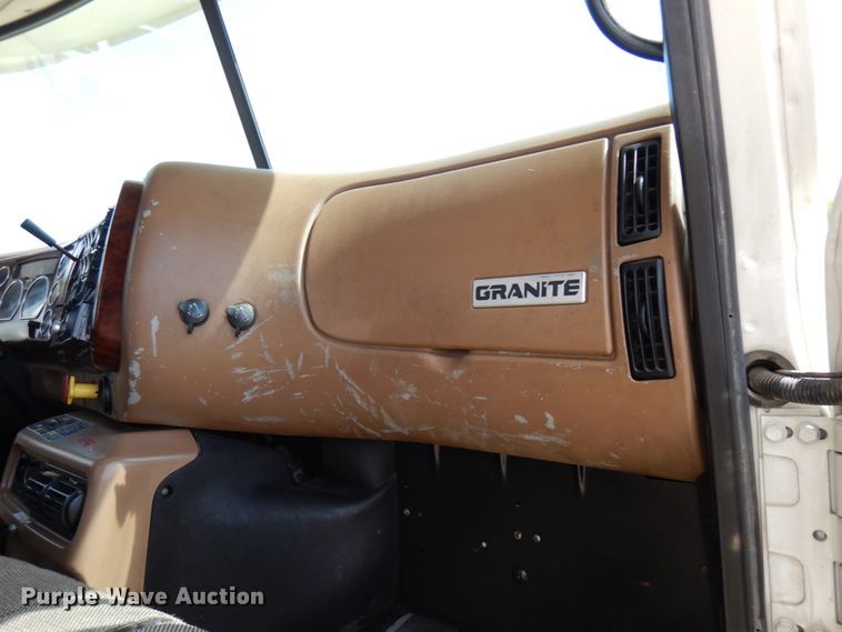 image for item GC9948 2003 Mack CV713  semi truck