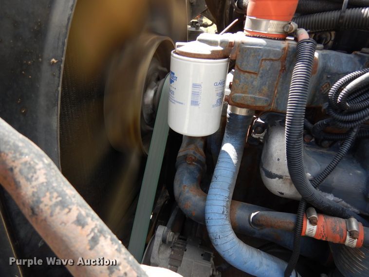 image for item GC9948 2003 Mack CV713  semi truck