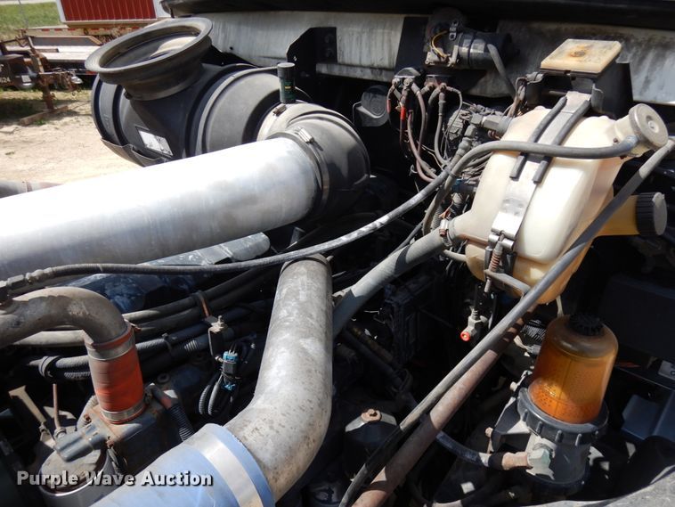 image for item GC9948 2003 Mack CV713  semi truck