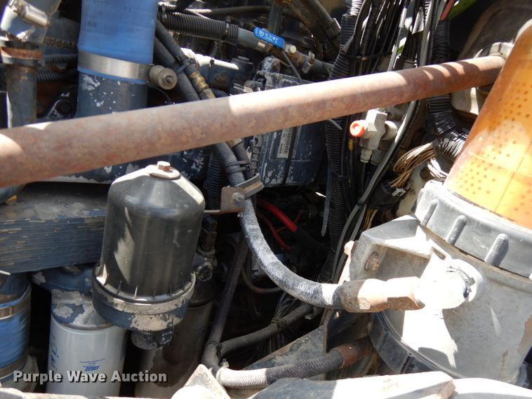 image for item GC9948 2003 Mack CV713  semi truck