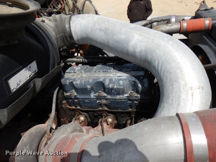 image for item GC9948 2003 Mack CV713  semi truck