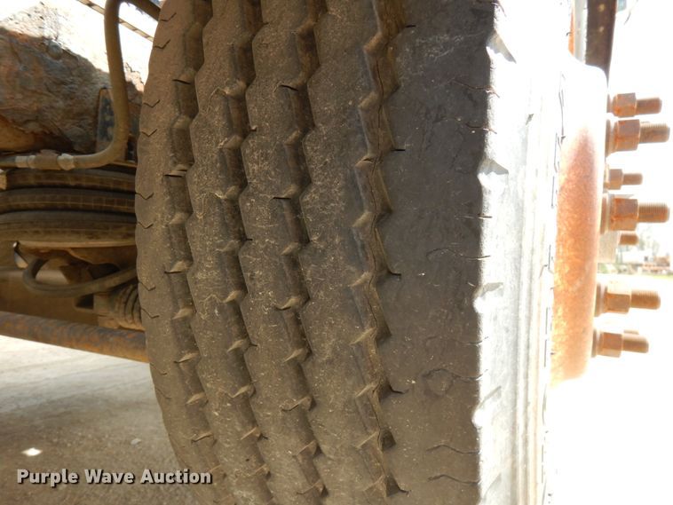 image for item GC9948 2003 Mack CV713  semi truck