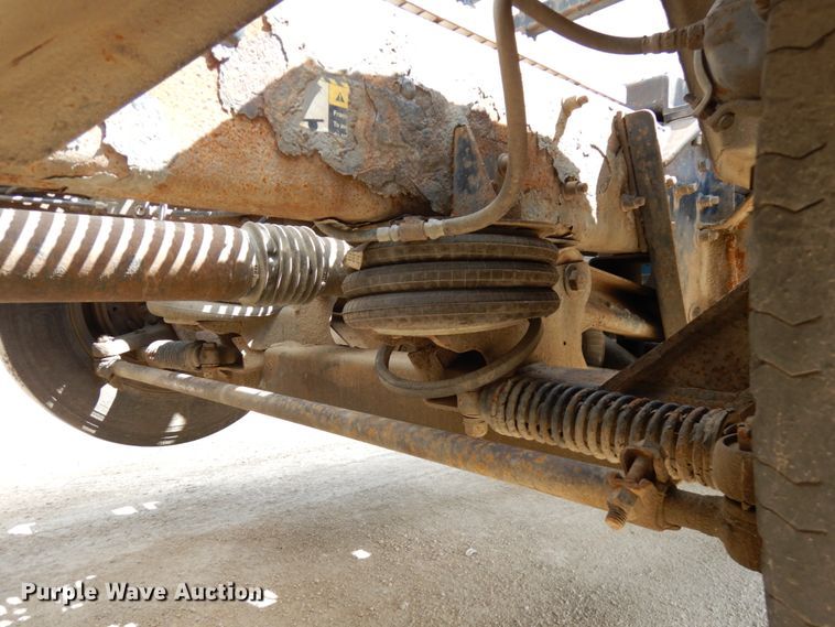 image for item GC9948 2003 Mack CV713  semi truck