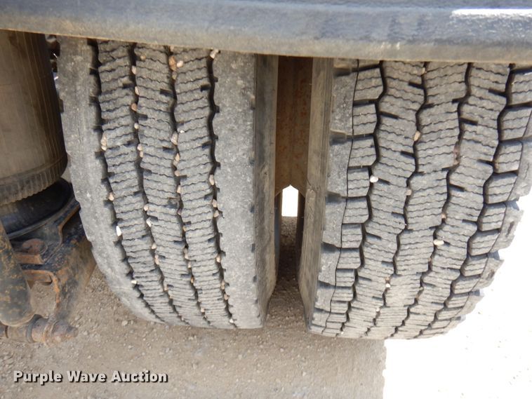 image for item GC9948 2003 Mack CV713  semi truck