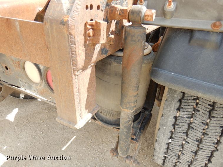 image for item GC9948 2003 Mack CV713  semi truck