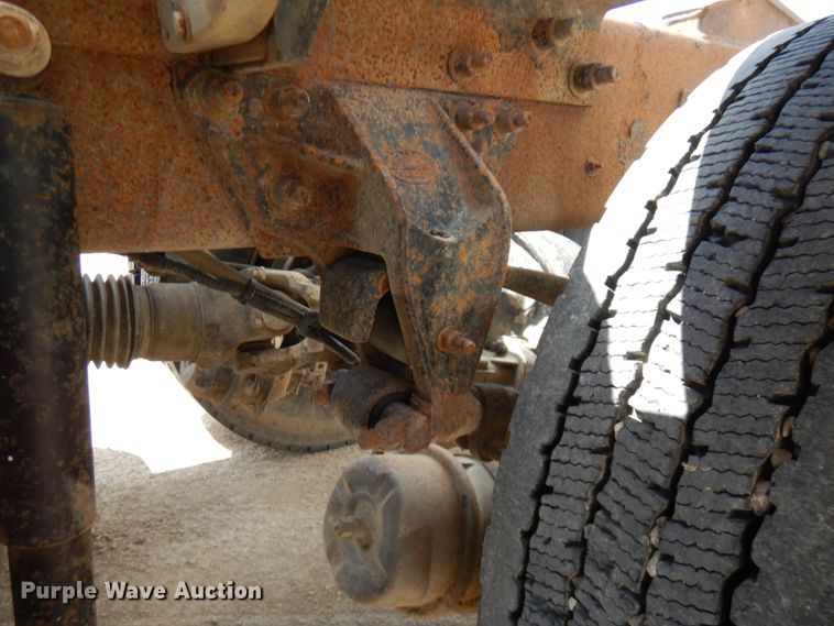 image for item GC9948 2003 Mack CV713  semi truck