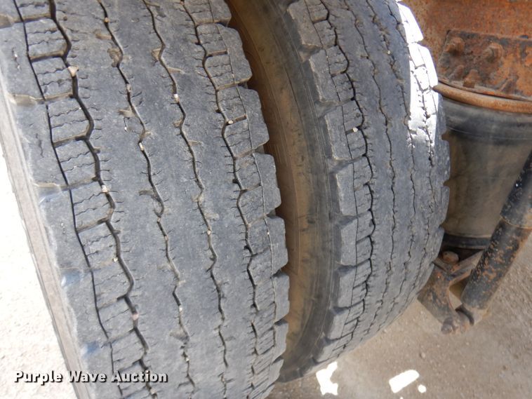 image for item GC9948 2003 Mack CV713  semi truck