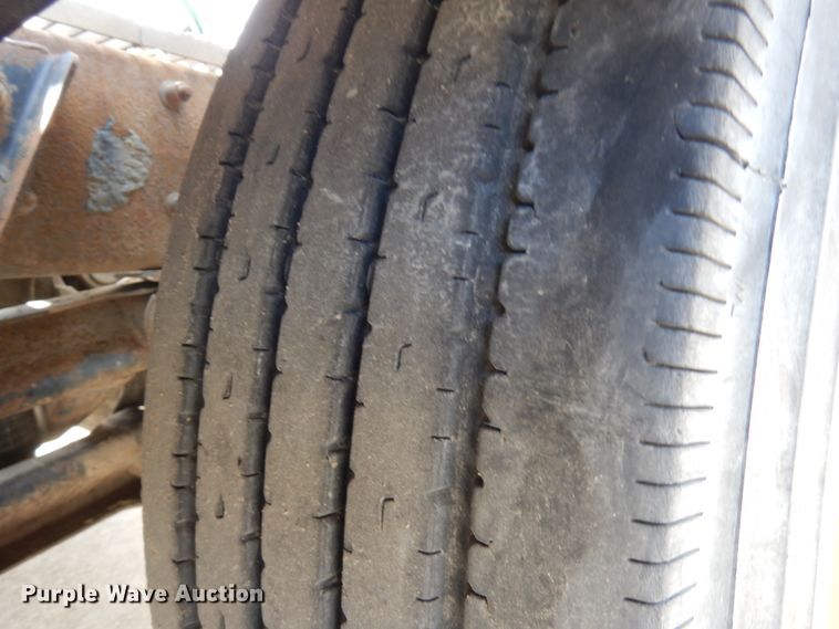 image for item GC9948 2003 Mack CV713  semi truck