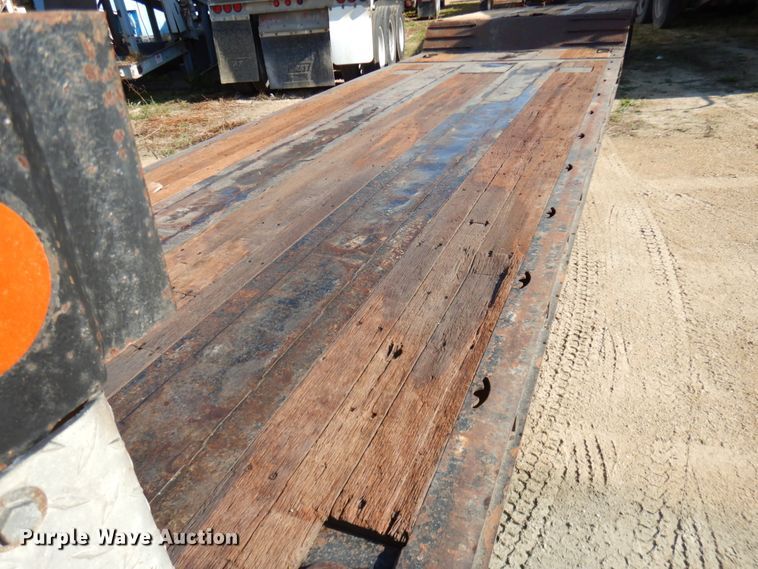 image for item GC9956 2009 XL Specialized XL90MDE  lowboy equipment trailer