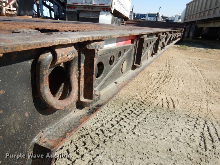 image for item GC9956 2009 XL Specialized XL90MDE  lowboy equipment trailer