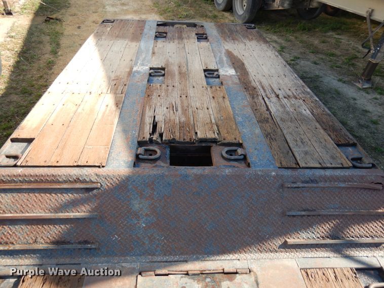 image for item GC9956 2009 XL Specialized XL90MDE  lowboy equipment trailer