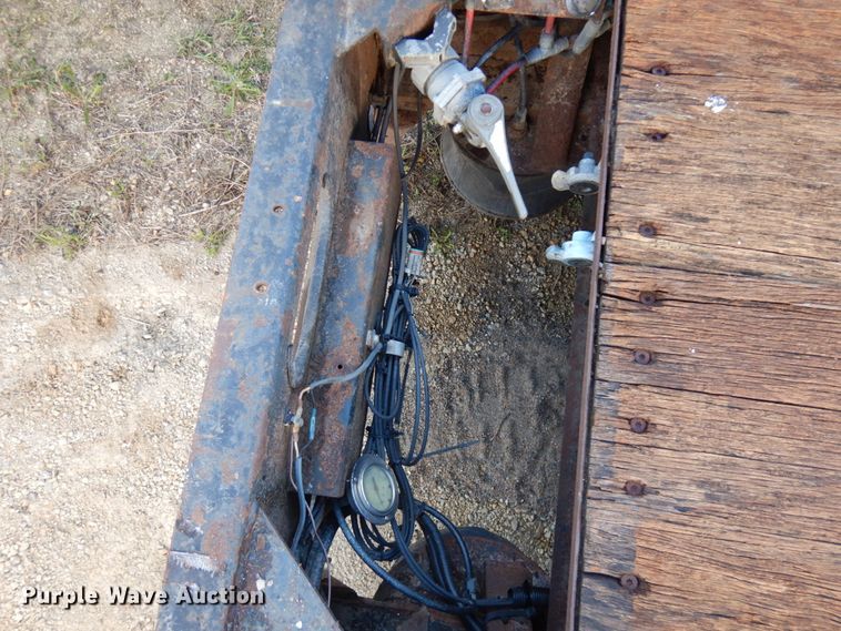 image for item GC9956 2009 XL Specialized XL90MDE  lowboy equipment trailer