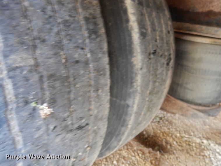 image for item GC9956 2009 XL Specialized XL90MDE  lowboy equipment trailer