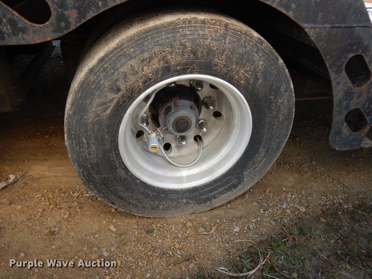 image for item GC9956 2009 XL Specialized XL90MDE  lowboy equipment trailer