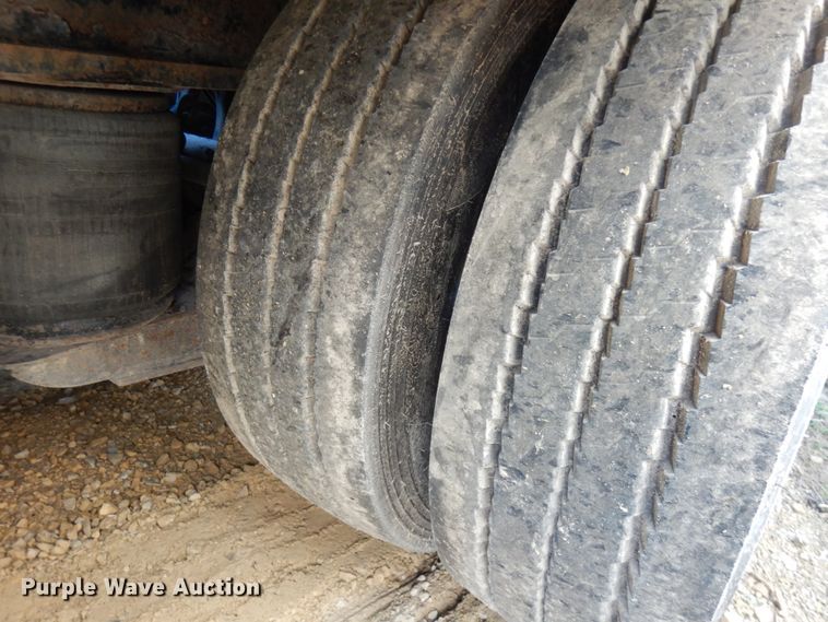 image for item GC9956 2009 XL Specialized XL90MDE  lowboy equipment trailer